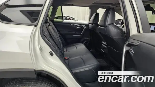 Toyota RAV4 2019 — Фото 11/20