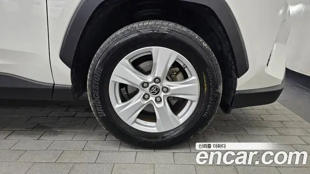 Toyota RAV4 2019 — Photo 25/32