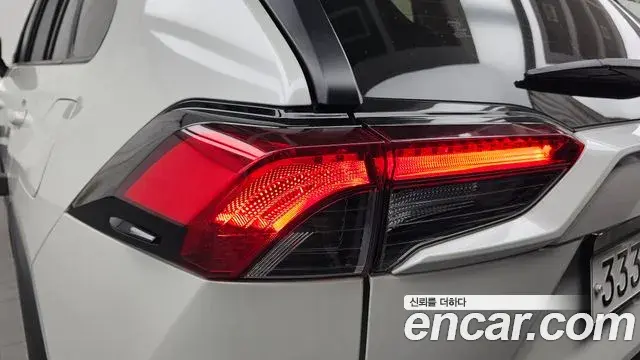Toyota RAV4 2019 — Photo 20/32