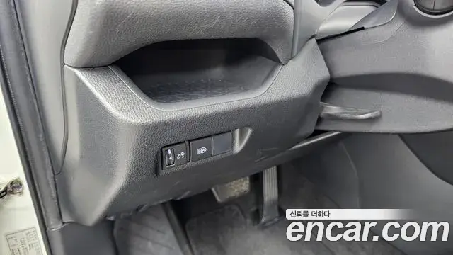 Toyota RAV4 2019 — Photo 5/32