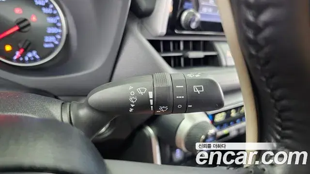 Toyota RAV4 2019 — Photo 28/32