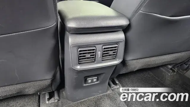 Toyota RAV4 2019 — Photo 23/32