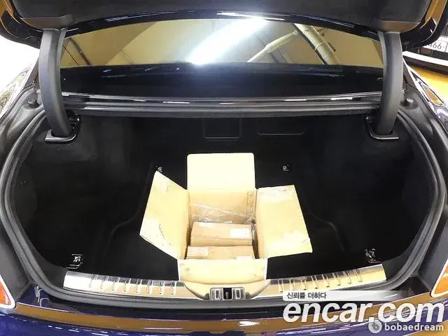 Bentley Flying Spur 2022 — ფოტო 19/20