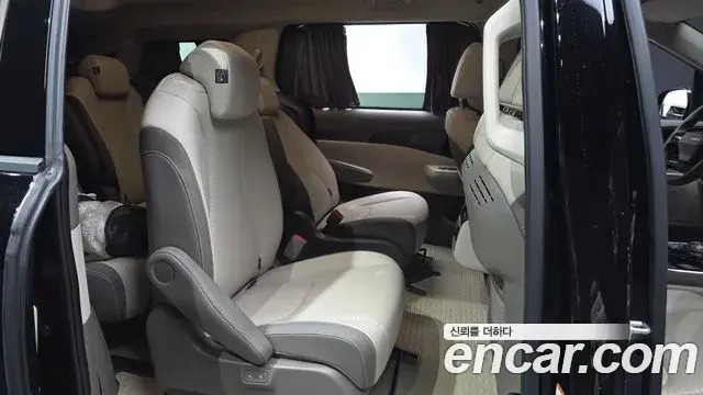Kia Carnival 2025 — Фото 11/20