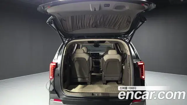Kia Carnival 2025 — Фото 20/20
