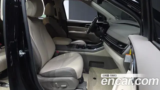 Kia Carnival 2025 — Şəkil 17/42