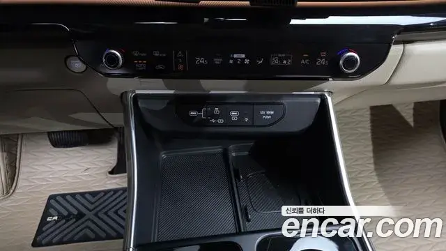 Kia Carnival 2025 — Şəkil 39/42