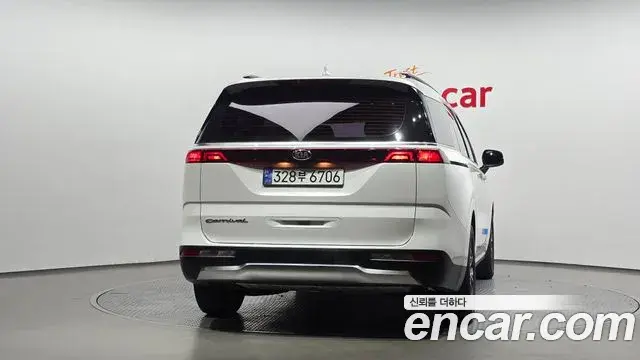 Kia Carnival 2021 — Фото 4/20