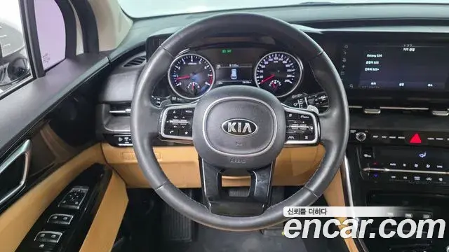 Kia Carnival 2021 — Фото 13/20