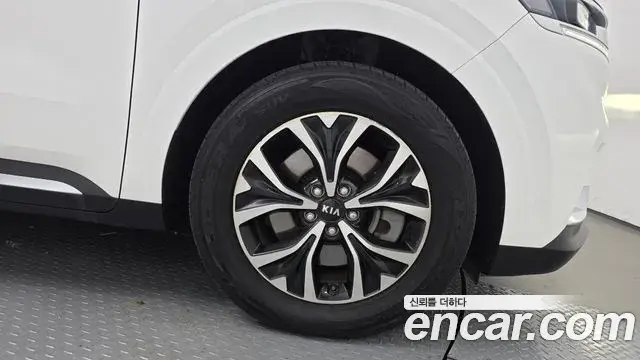 Kia Carnival 2021 — Photo 36/36