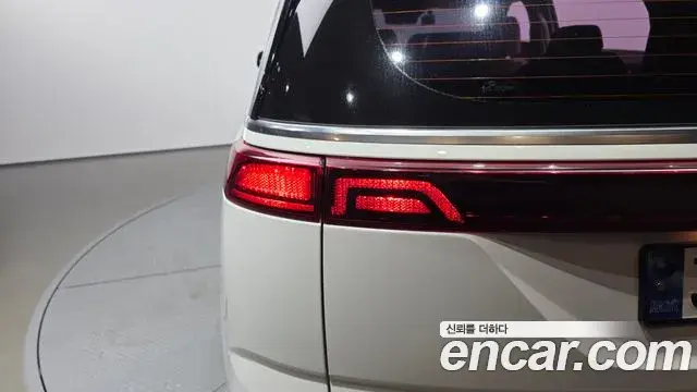 Kia Carnival 2021 — Photo 3/36