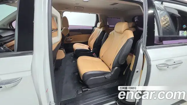 Kia Carnival 2021 — Photo 26/36