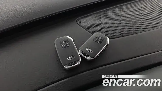 Kia Carnival 2021 — Photo 23/36