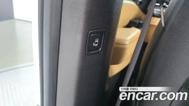 Kia Carnival 2021 — Photo 6/36