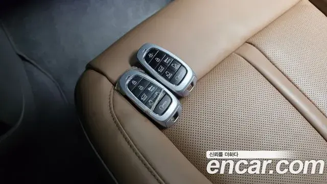 Hyundai Staria 2024 — Фото 16/20