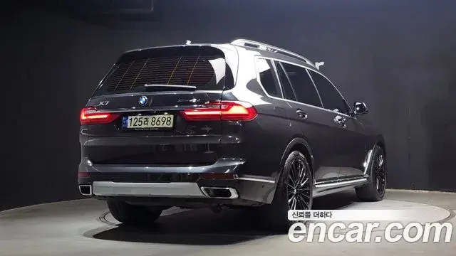 BMW X7 2022 — Фото 2/20