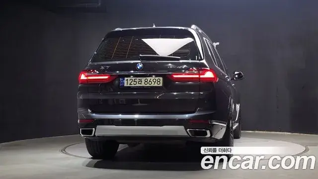 BMW X7 2022 — Фото 4/20