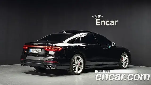Audi A8 2020 — Фото 2/20