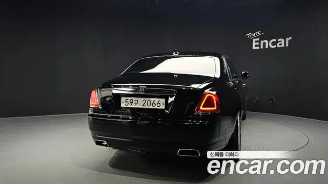 Rolls-Royce Ghost 2018 — Photo 5/20