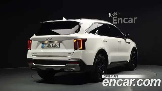 Kia Sorento 2023 — Фото 1/20