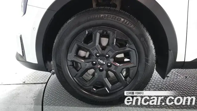 Kia Sorento 2023 — Фото 4/20