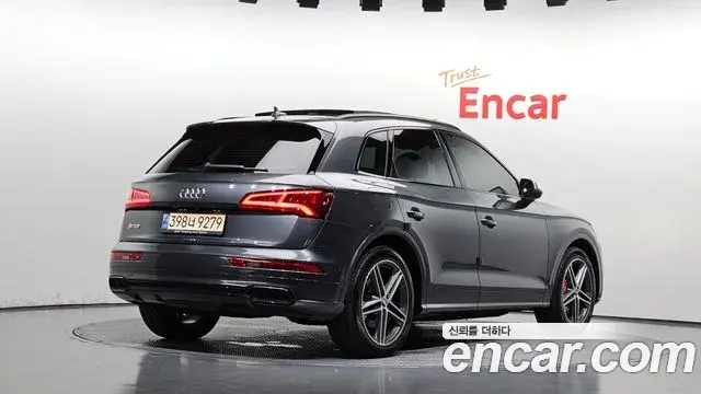 Audi Q5 2020 — Фото 2/20
