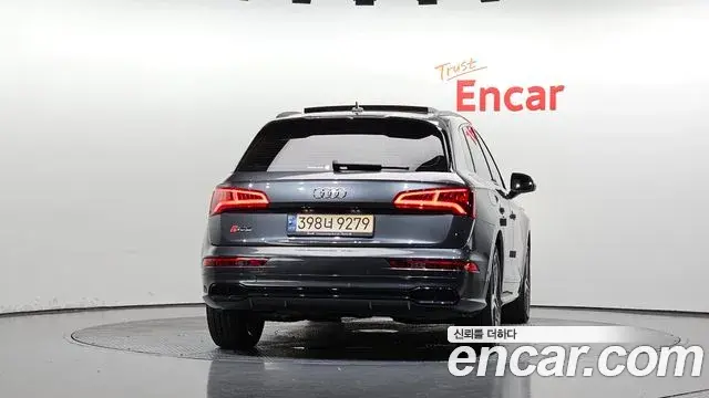 Audi Q5 2020 — Фото 4/20