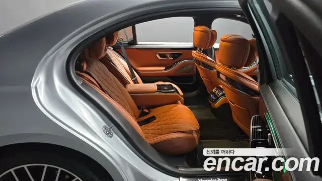 Mercedes-Benz S-Class 2025 — Photo 11/20