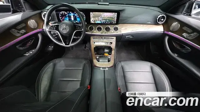 Mercedes-Benz E-Class 2021 — Photo 7/20