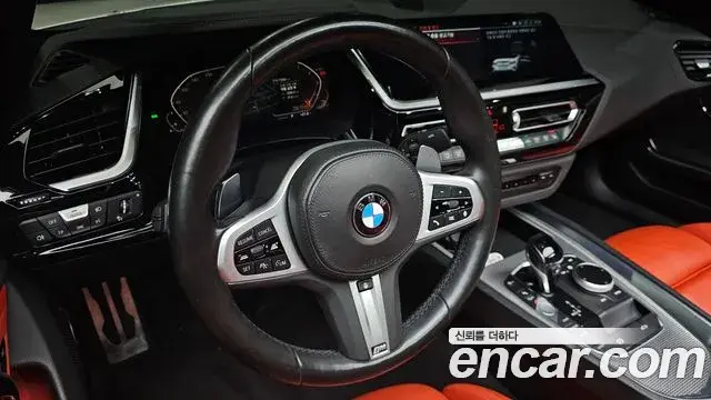 BMW Z4 2019 — Фото 11/20