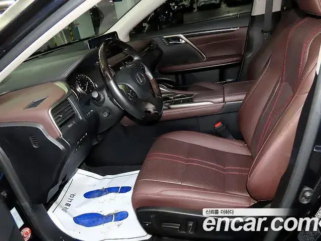 Lexus RX450h 2022 — Фото 8/20