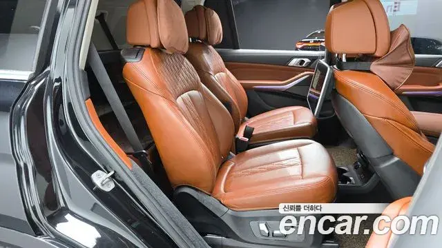 BMW X7 2020 — Фото 11/20
