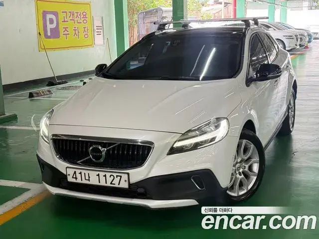 Volvo V40 Cross Country 2018 — Фото 10/20