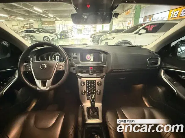 Volvo V40 Cross Country 2018 — Фото 7/20