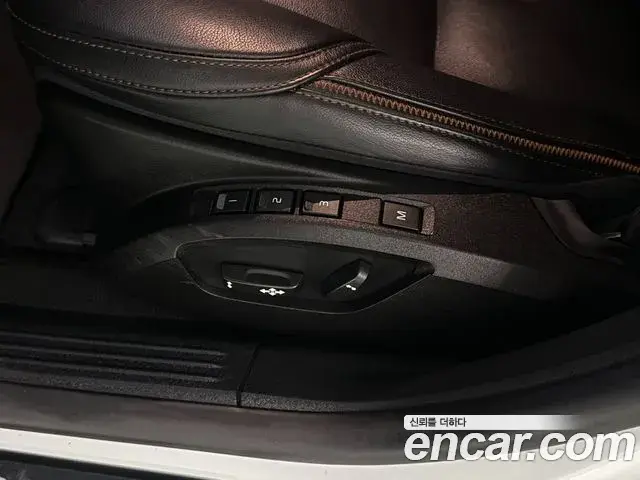 Volvo V40 Cross Country 2018 — Фото 15/20