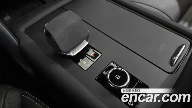 Land Rover Discovery 5 2023 — Фото 9/20