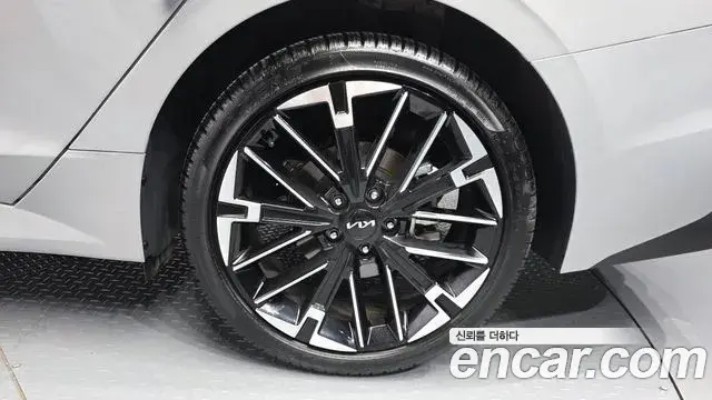 Kia K5 2025 — Şəkil 14/31