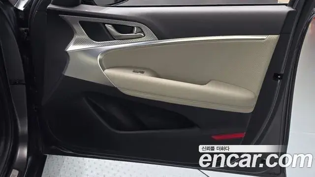 Genesis G70 2021 — Photo 16/37