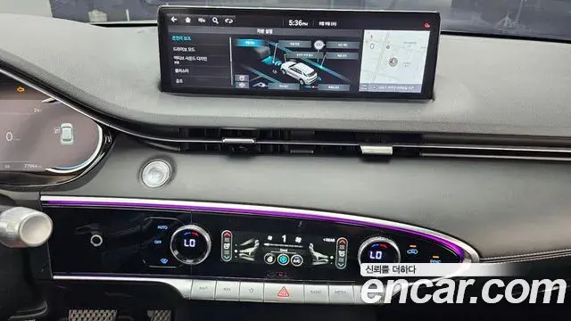Genesis GV70 2021 — ფოტო 14/20