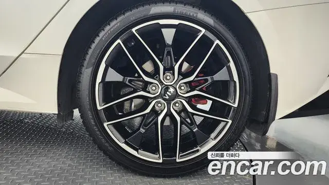Kia K5 2021 — Photo 2/35