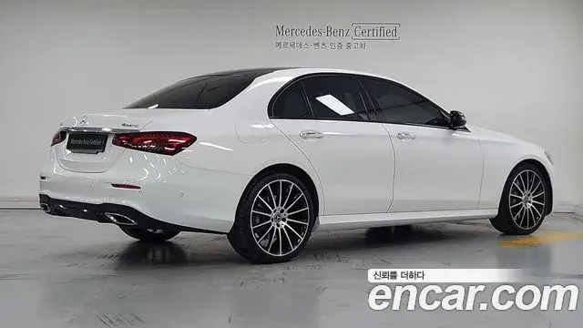 Mercedes-Benz E-Class 2023 — Фото 1/20