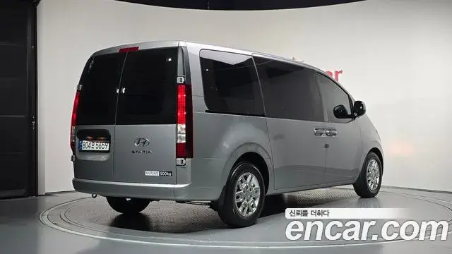 Hyundai Staria 2023 — Şəkil 2/20