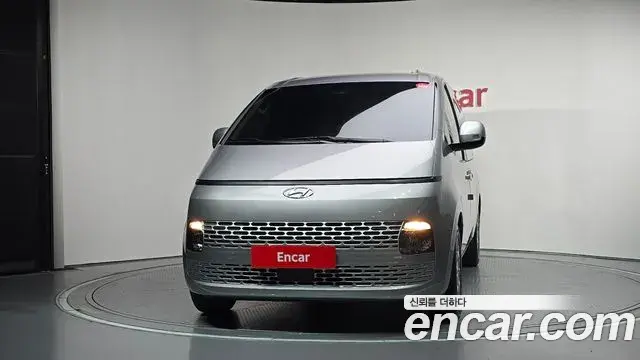 Hyundai Staria 2023 — Şəkil 3/20