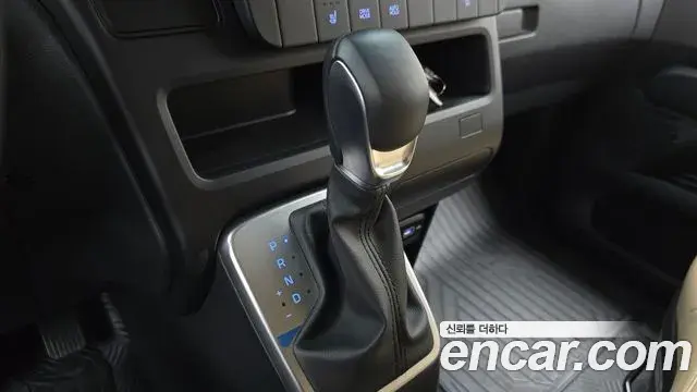 Hyundai Staria 2023 — Şəkil 9/20