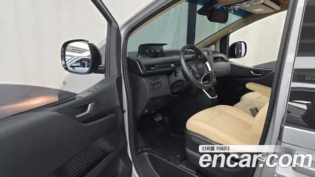 Hyundai Staria 2023 — Şəkil 10/20