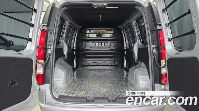 Hyundai Staria 2023 — Şəkil 15/20