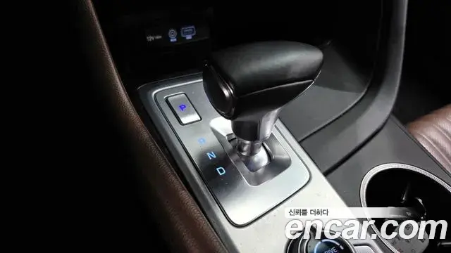 Genesis G70 2018 — ფოტო 11/33