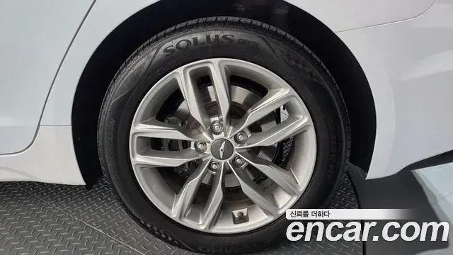 Genesis G70 2018 — ფოტო 19/33