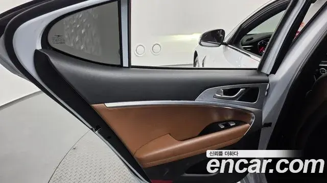 Genesis G70 2018 — ფოტო 3/33