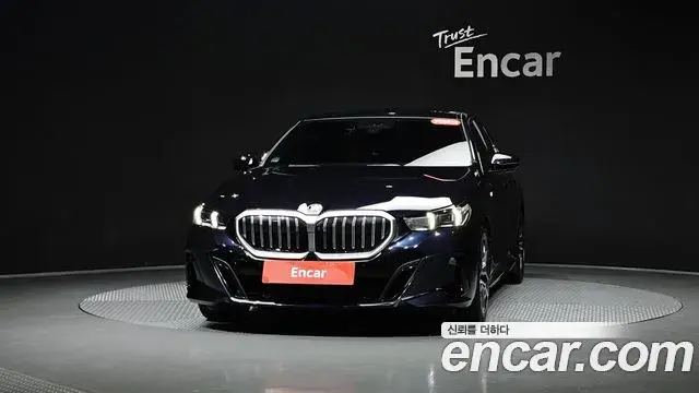 BMW 5 Series 2023 — ფოტო 3/20